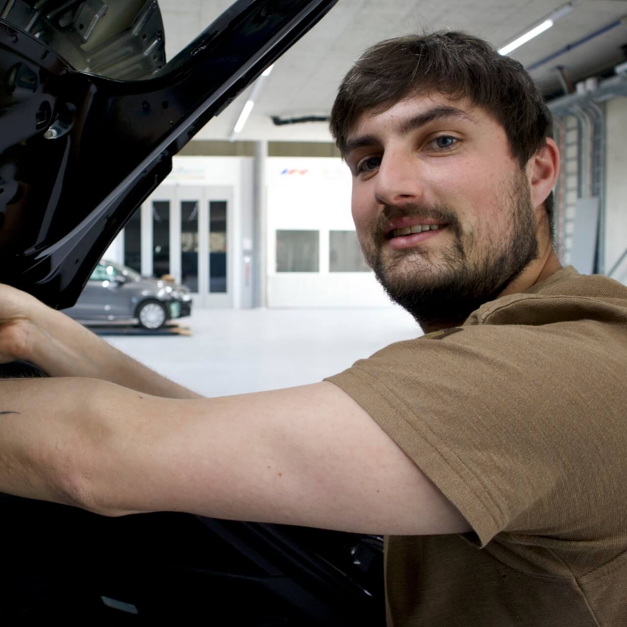 Maël Zizza. Er ist Carrosserie Spengler bei der Carrosserie Top AG.